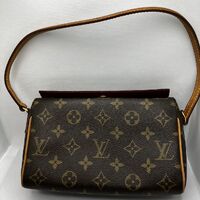 画像1970：ゴールドやプラチナのネックレス、指輪などをお買取りしました✨