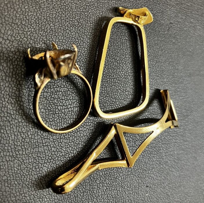 画像2500：ゴールドやプラチナのネックレス、指輪などをお買取りしました✨